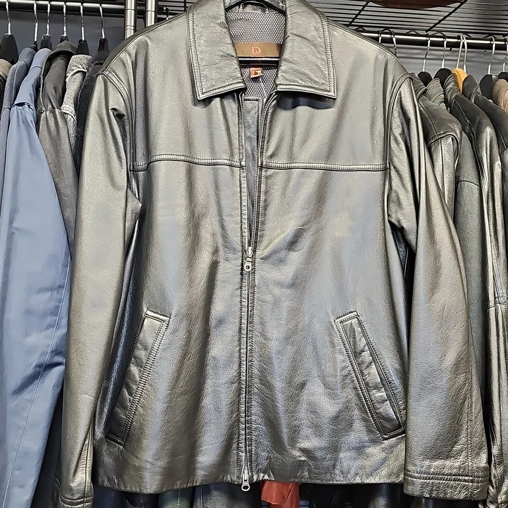 Mens black Danier leather jacket - Picture 1 of 1